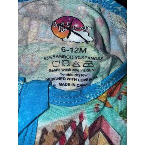 NWT Mickey & Minnie Christmas Bamboo Zip Onesie Disney 6-12 Months Grippy Feet - Picture 5 of 14